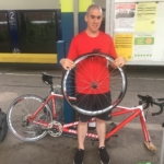 Sepp mit plattem Reifen beim Umstieg in Osnabrück