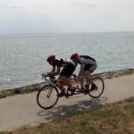 Sepp und Tobi auf dem Tandem beim Abschlusstraining